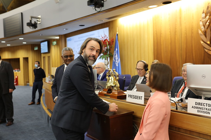 Ambasador Parenté votes in the IMO Assembly Council elections - United Nations